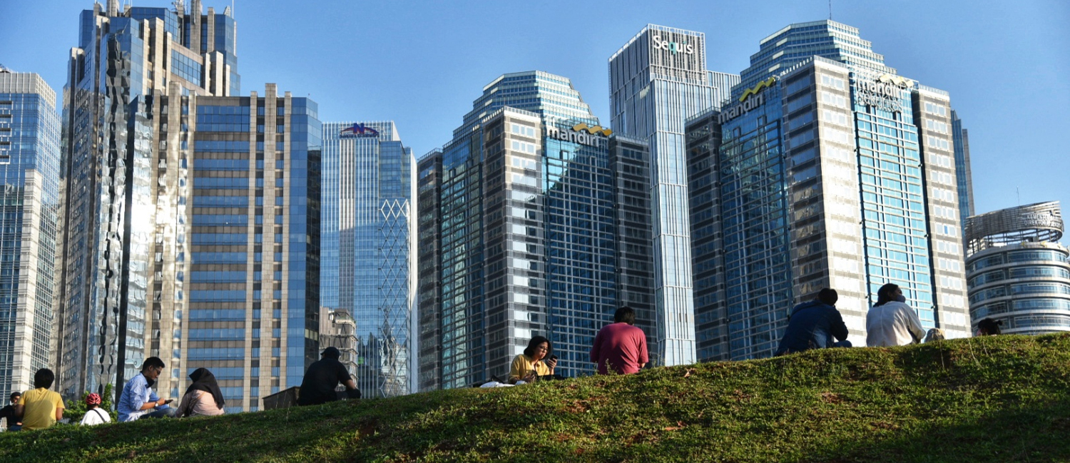  Meskipun pandemi covid-19 memaksa sebagian karyawan perusahaan bekerja dari rumah, ruang perkantoran masih diperlukan. 