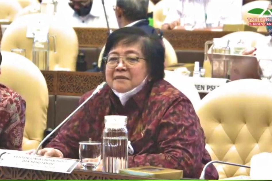 Menteri Lingkungan Hidup dan Kehutanan Siti Nurbaya saat Rapat Kerja dengan Komisi IV DPR RI di Gedung DPR/MPR RI, Senayan, Jakarta.