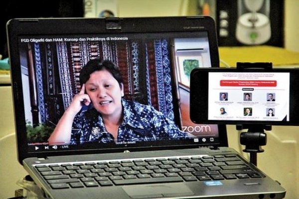 Wakil Ketua MPR RI Lestari Moerdijat memberikan materi pada diskusi bertema Oligarki dan HAM secara virtual di Jakarta, kemarin.