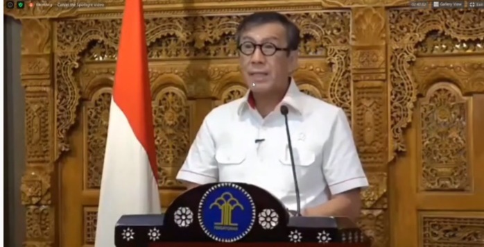 Menkumham Yasona Laoly saat memberikan pengantar dalam pengenalan mahasiswa baru UKi secara daring