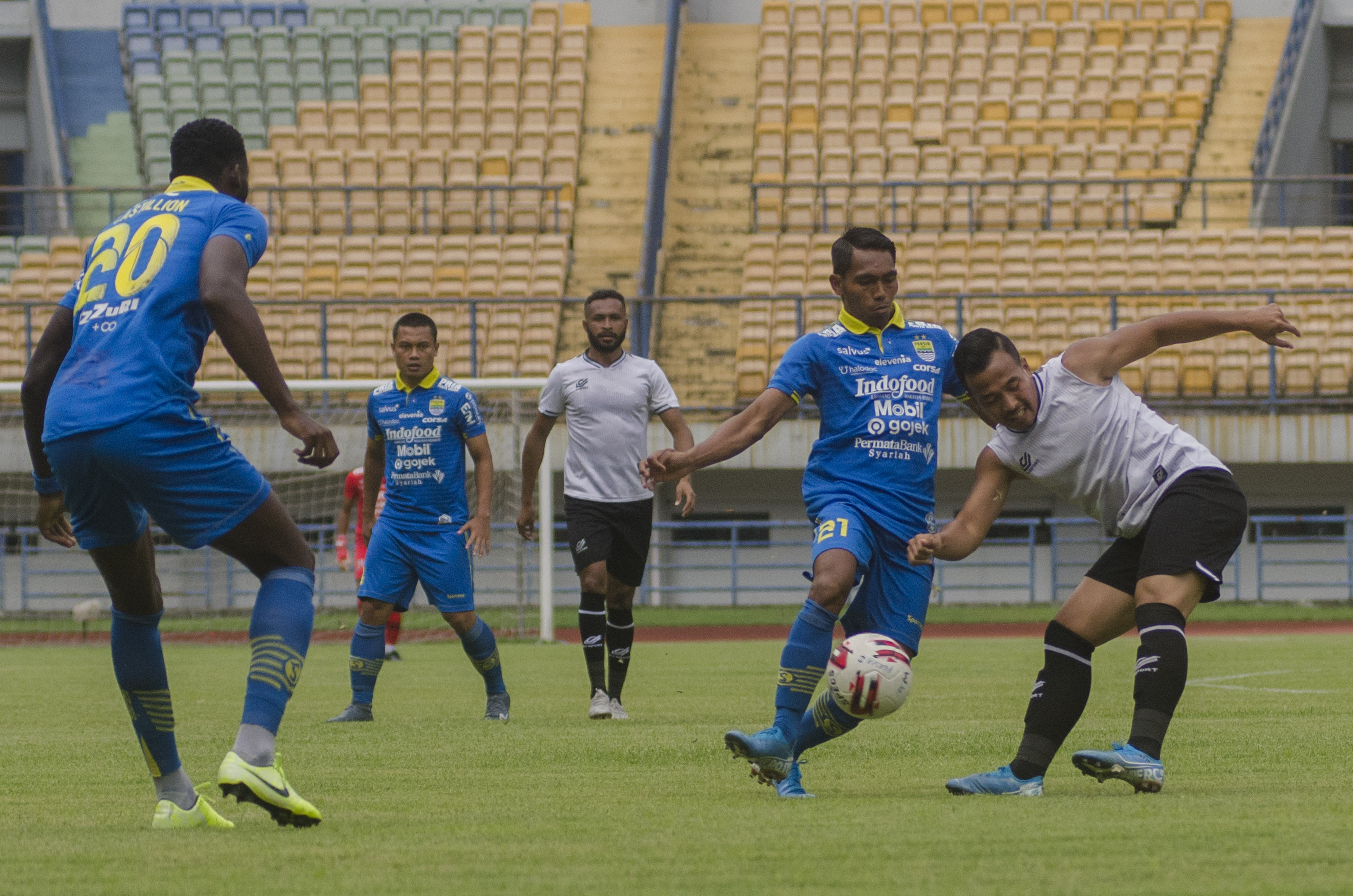 Persib melakukan laga uji coba melawan Persikabo.