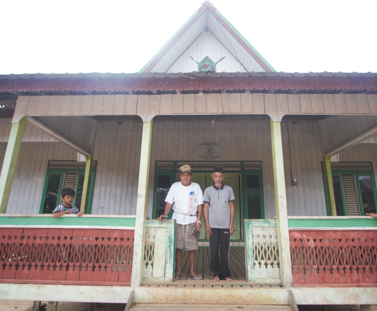 Suku Dayak Pitrap di Pegunungan Meratus, Kalsel menanti pengakuan agama leluhurnya masuk dalam kolom agama di KTP.
