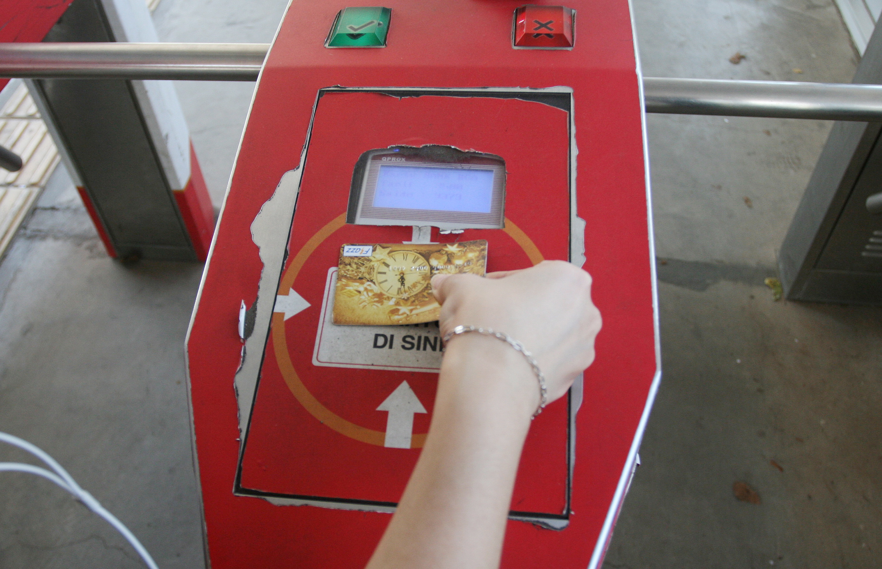 Penggunaan e-ticketing di TransJakarta