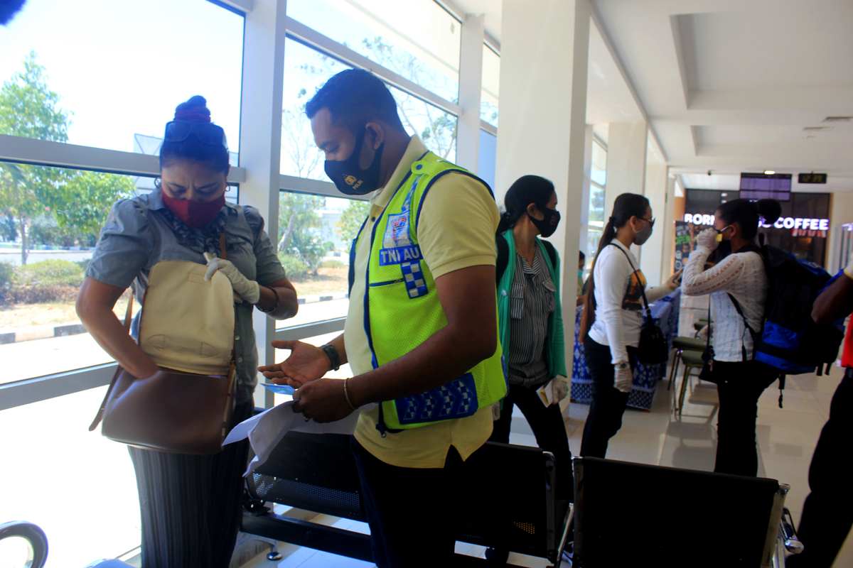 Satuan Polisi Militer Pangkalan TNI AU Lanud El Tari Kupang, Nusa Tenggara Timur menggagalkan pengiriman calon TKI