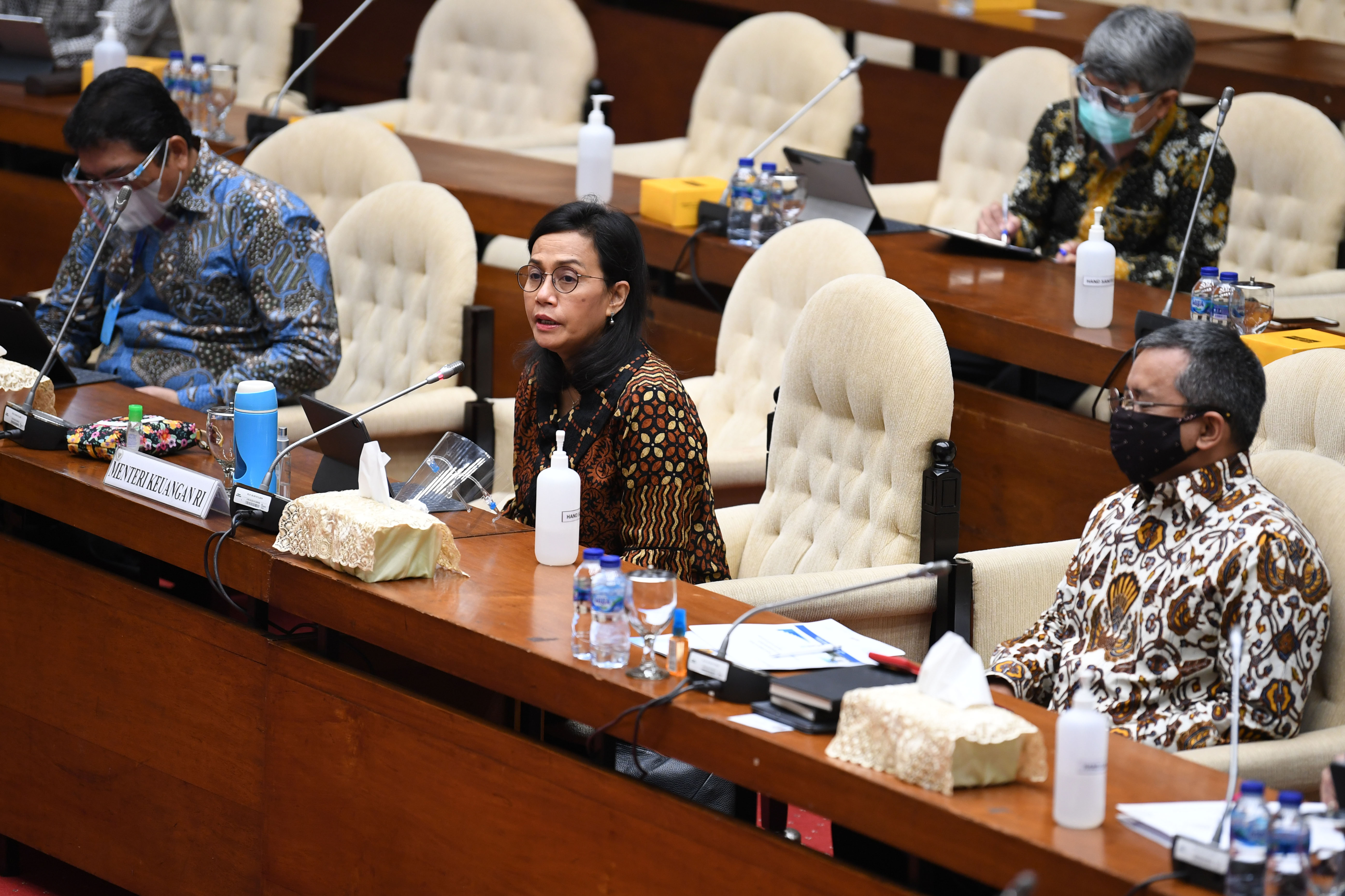 Menkeu Sri Mulyani saat mengikuti rapat kerja dengan Komisi XI DPR RI.