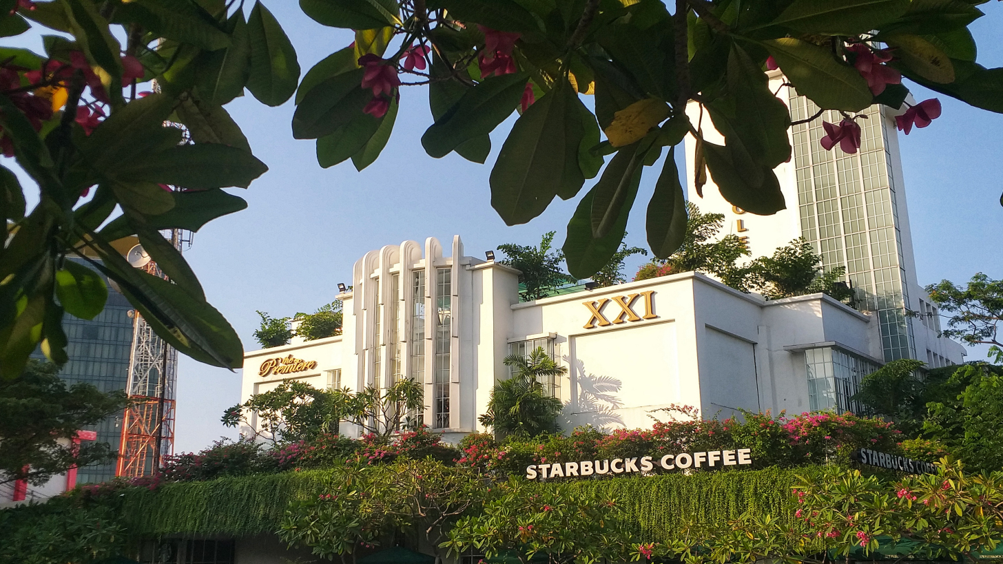 Gedung bioskop The Premiere Metropole XXI Megaria