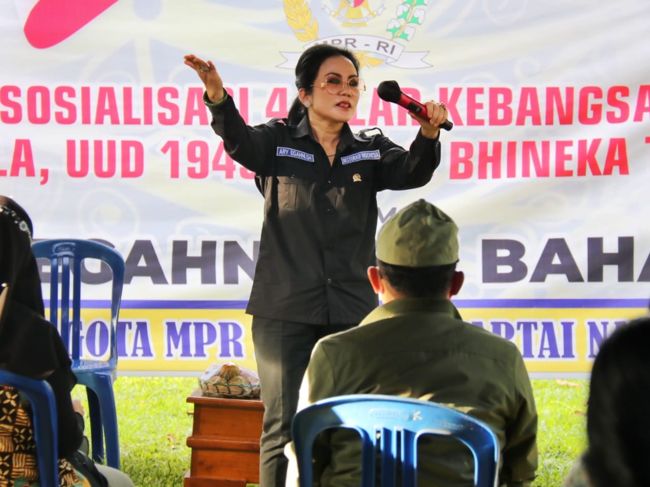 Anggota DPR dari Fraksi Nasdem Ary Egahni tengah melakukan sosialisasi pilar kebangsaan di Universitas Palangka Raya.  