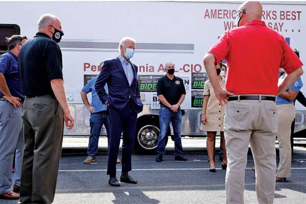 Calon presiden dari Partai Demokrat Joe Biden bertemu dengan para pimpinan buruh saat libur Hari Buruh Nasional Amerika Serikat 