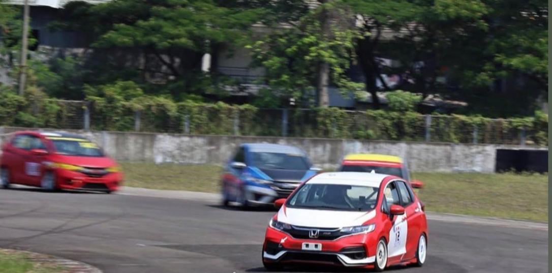 Pembalap Avila Bahar saat berlaga di seri perdana ISSOM 2020