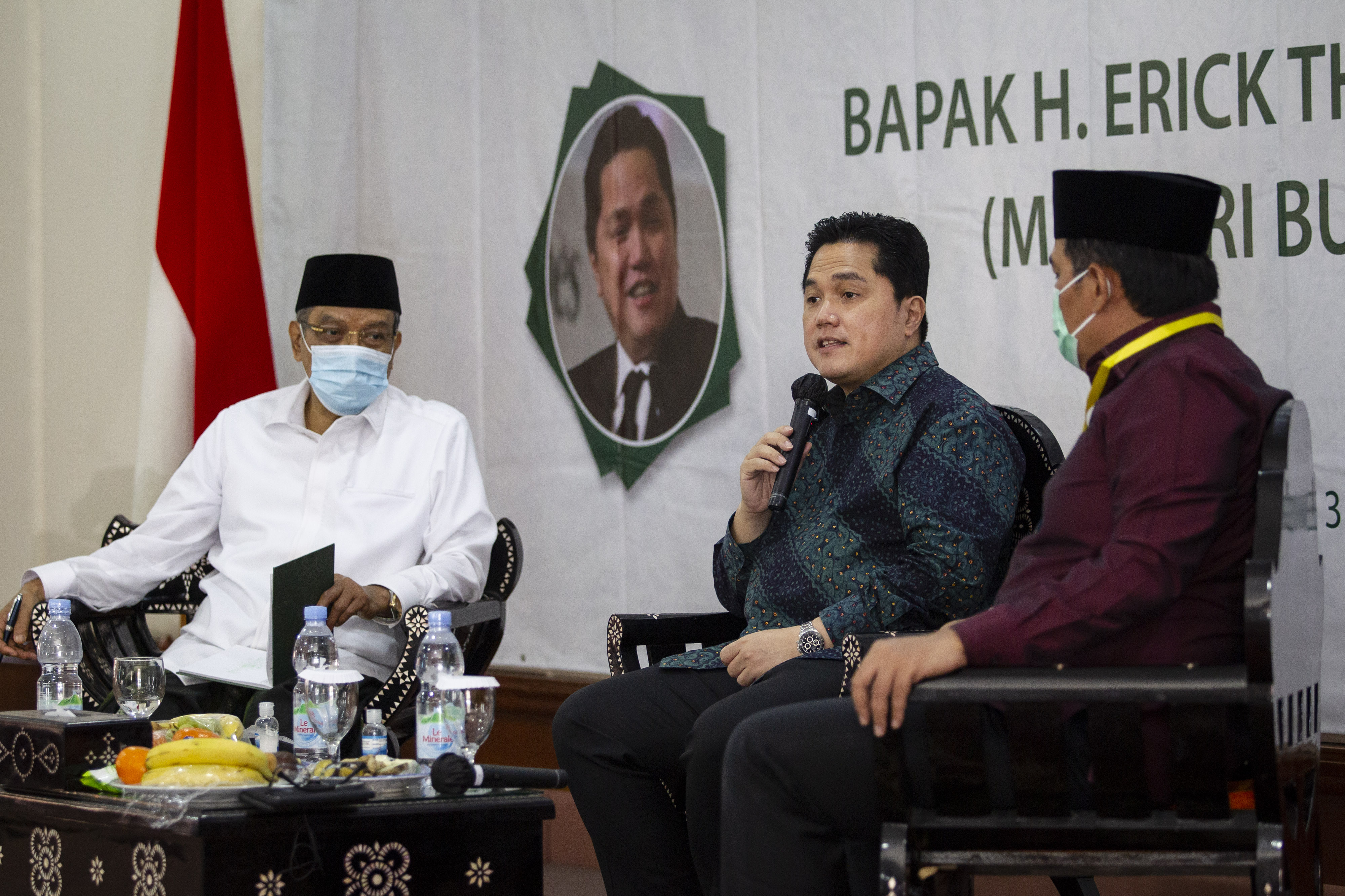 Menteri BUMN Erick Thohir memberikan sambutan dalam kerja sama dengan PBNU.