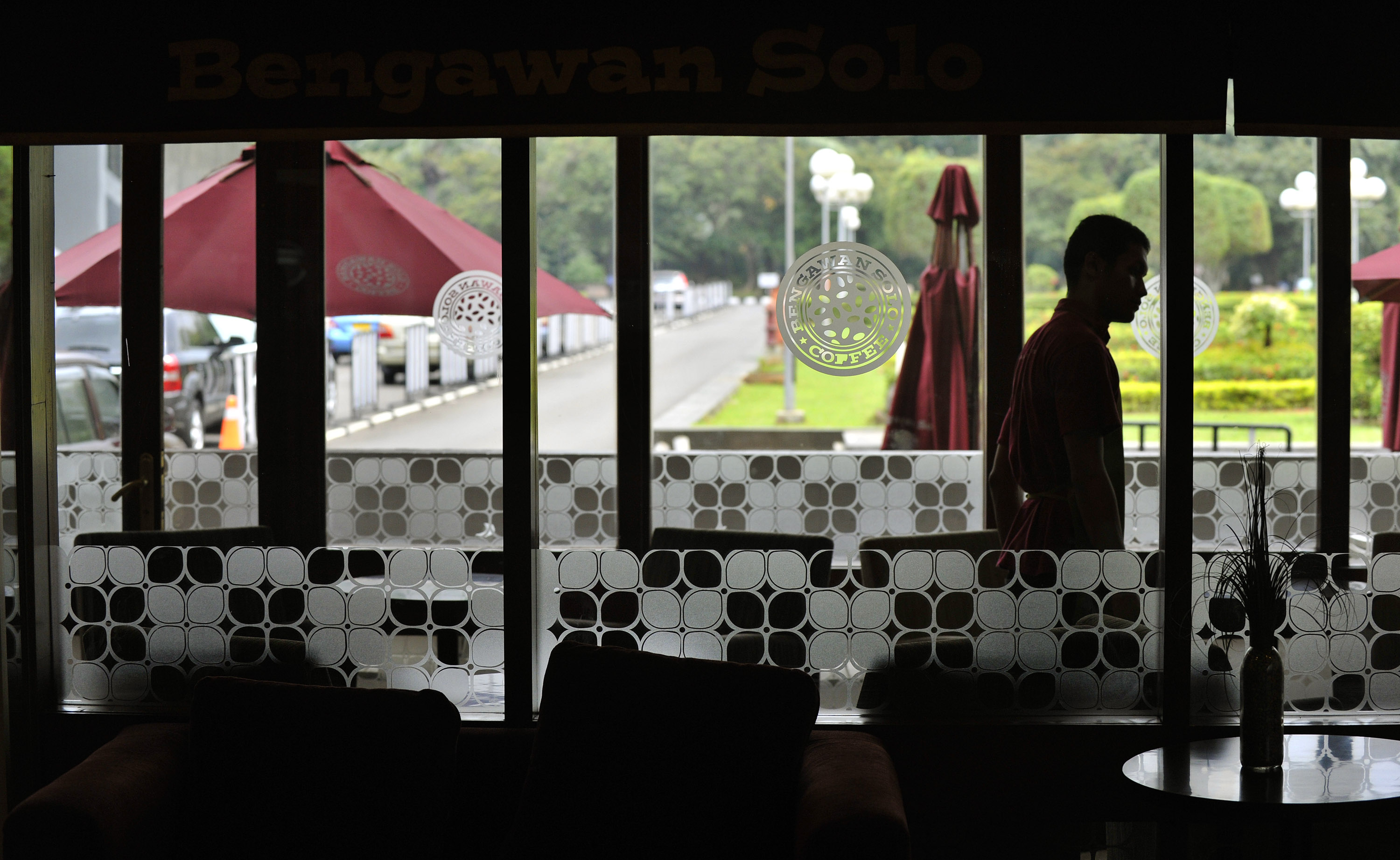 Ilustrasi penutupan kafe