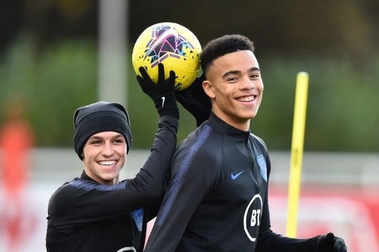 Mason Greenwood dan Phil Foden 