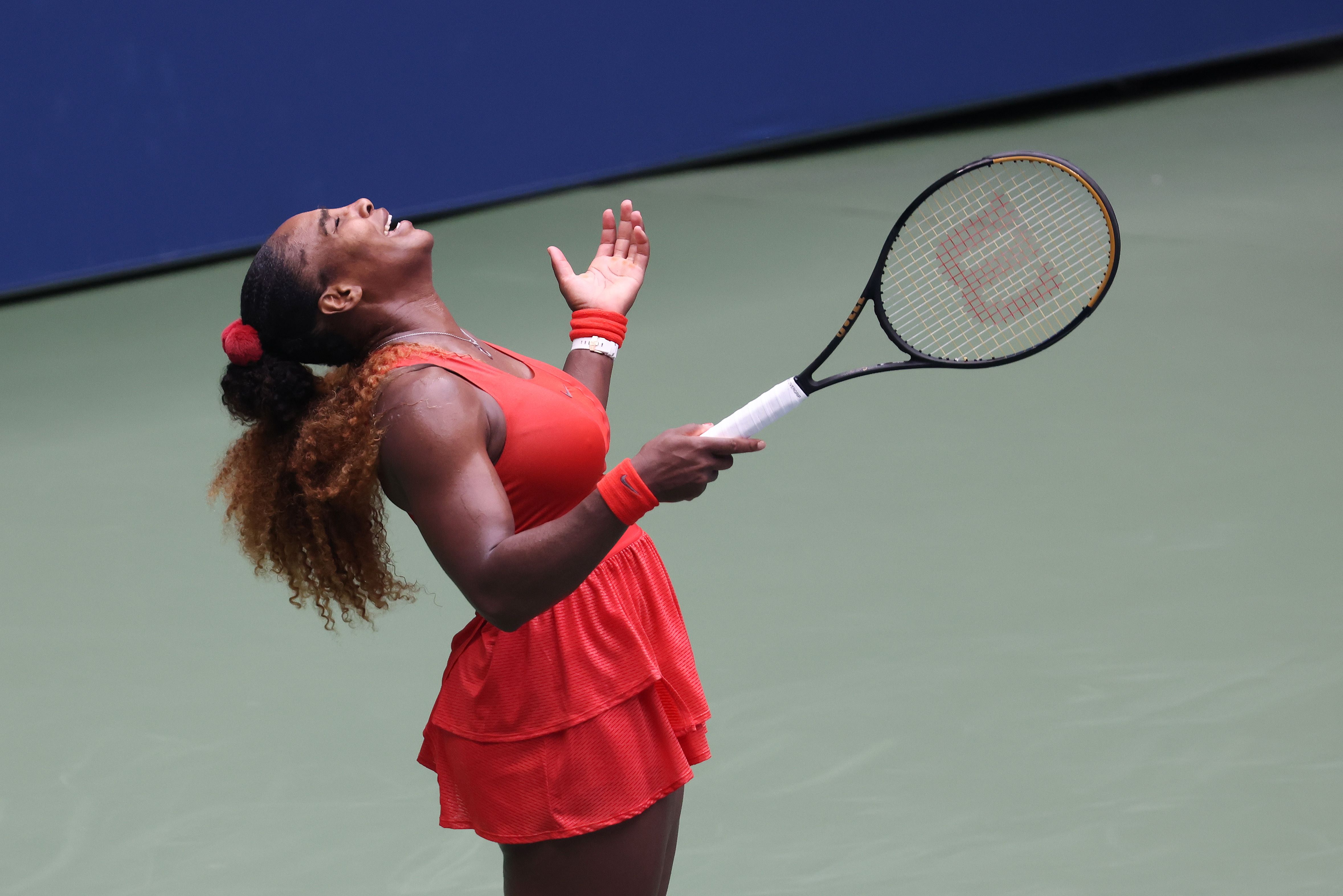 Petenis AS Serena Williams meluapkan kegembiraan setelah mengalahkan Bulgaria Tsvetana Pironkova di perempat final US Open.
