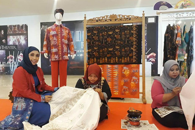 Batik Betawi turut hadir di Festival Kreatif dan Seni Jakarta (FKSJ) yang dilaksanakan pada 11-13 September 2020.