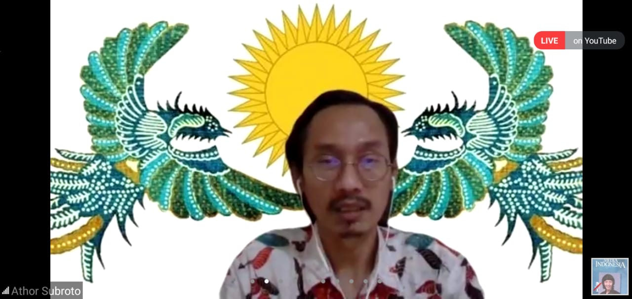 Dosen Universitas Islam Negeri Sunan Ampel Ainur Rafiq dalam webinar tentang khilafah, Jumat (4/9).