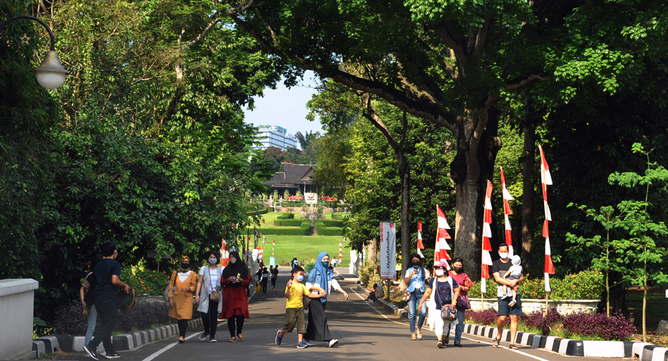 Dengan layanan bertema 'Tour de Kebun Raya, hanya dengan biaya Rp50.000 sudah bisa menikmati sekaligus belajar di Kebun Raya. 
