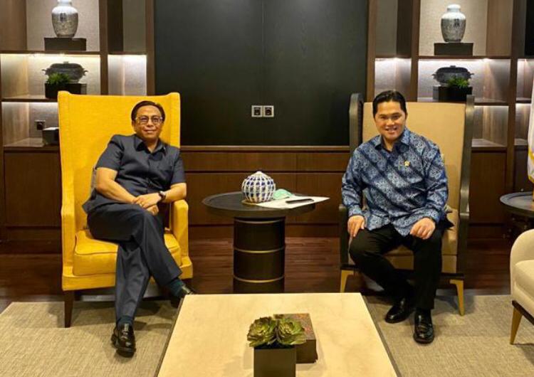 Anggota Komisi VI DPR RI Muhammad Rapsel Ali (kanan) dan Kepala Pusat Perancangan Undang Undang Sekjen DPR RI, Inosentius Samsul.