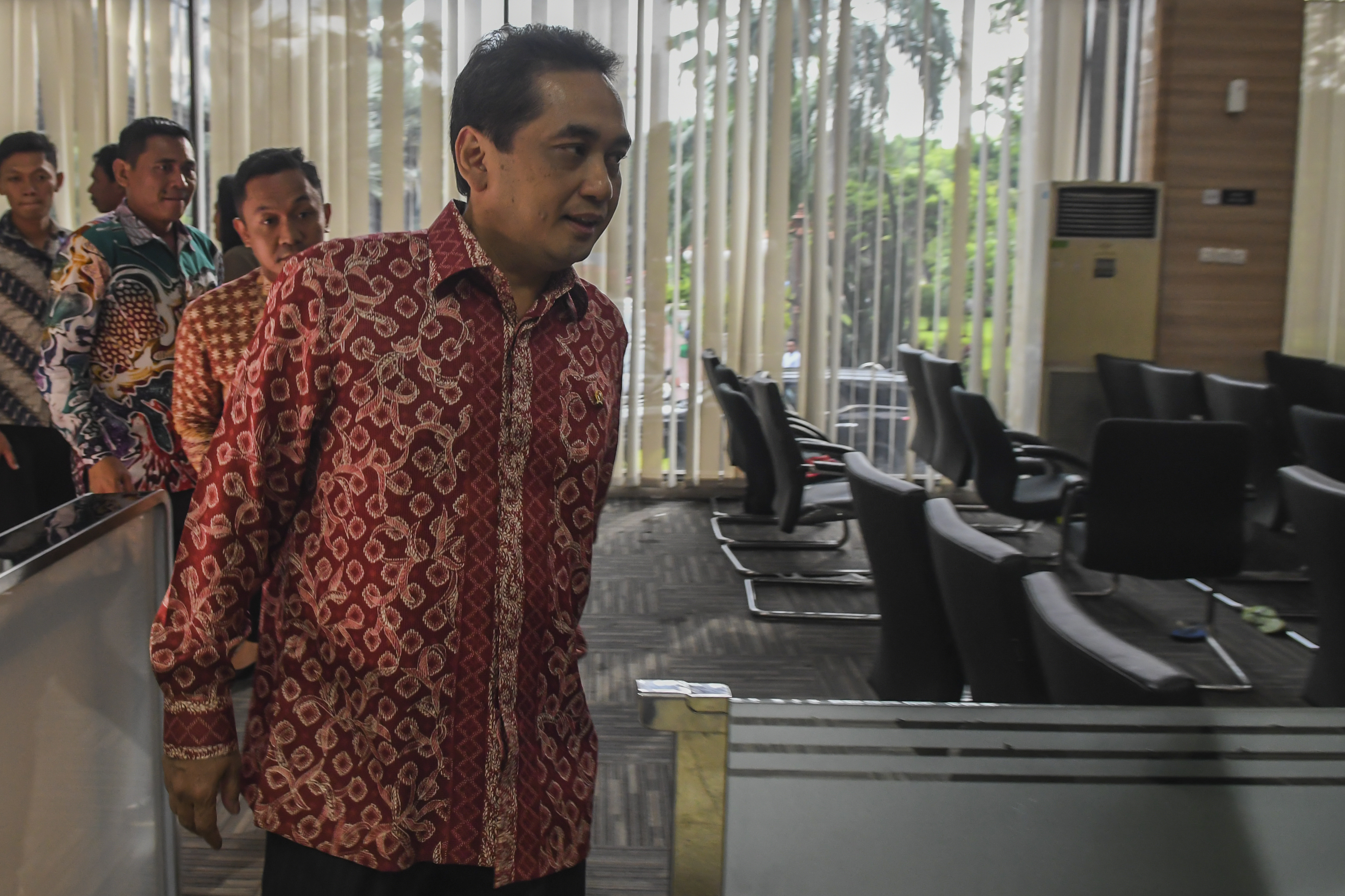 Menteri Perdagangan Agus Suparmanto berjalan untuk mengikuti Rapat Koordinasi (Rakor)