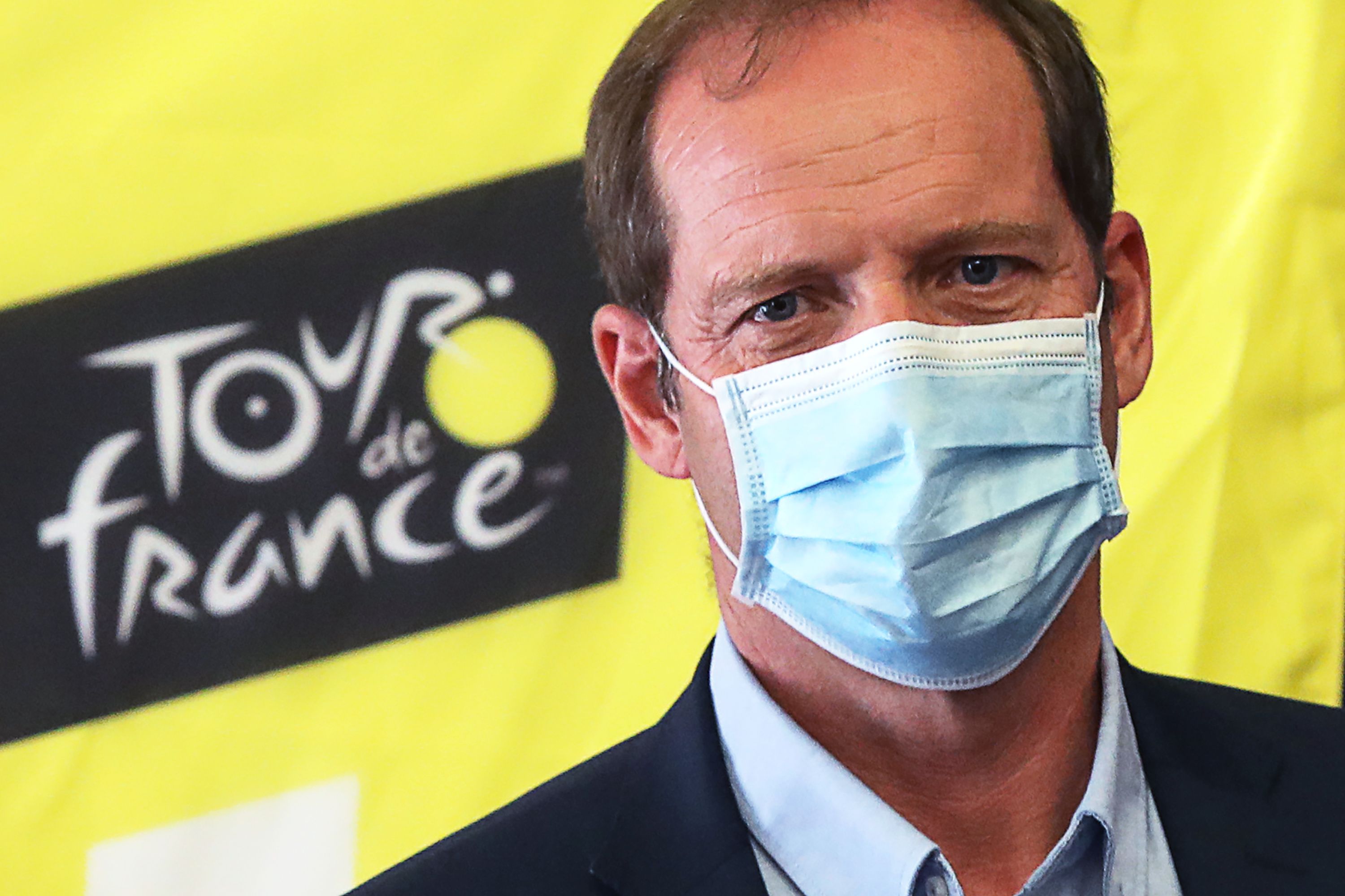 Direktur Tour de France Christian Prudhomme saat konferensi pers pada Agustus. Dia dinyatakan terinfeksi covid-19.