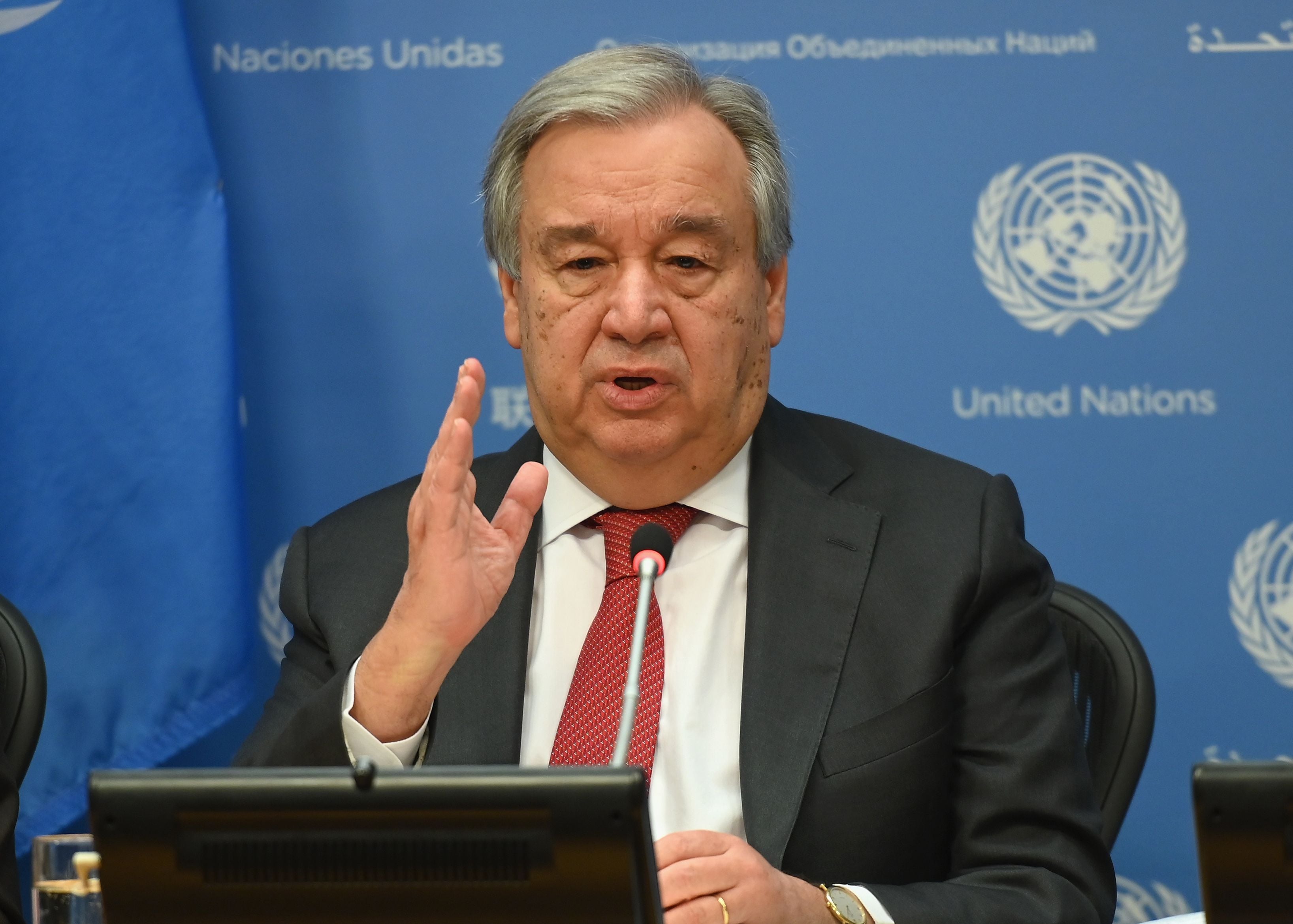 Sekjen PBB Antonio Guterres saat memberikan konferensi pers.