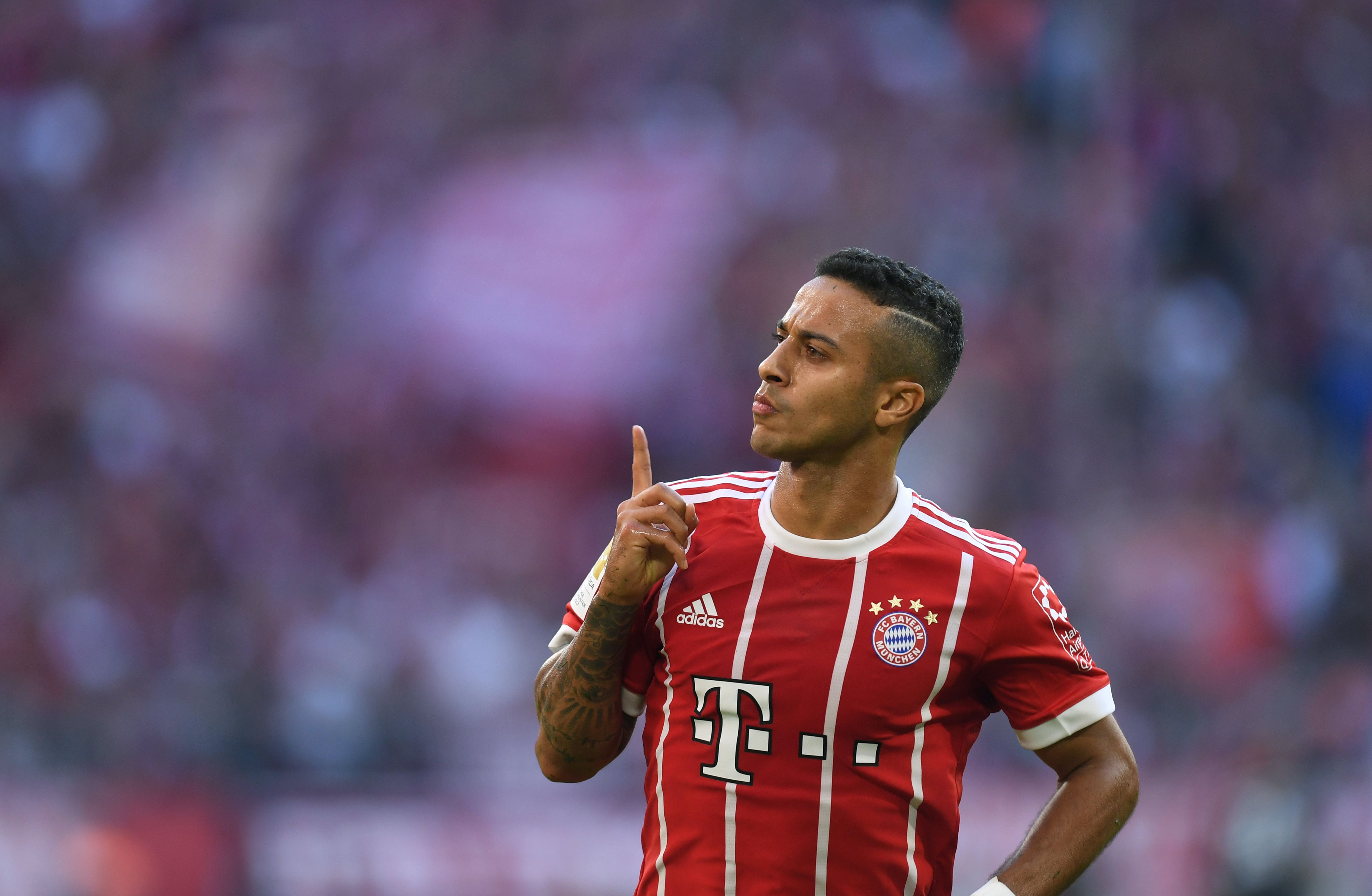 Thiago Alcantara ketika masih berseragam Bayern Muenchen. Kini, Alcantara hijrah ke Anfield.