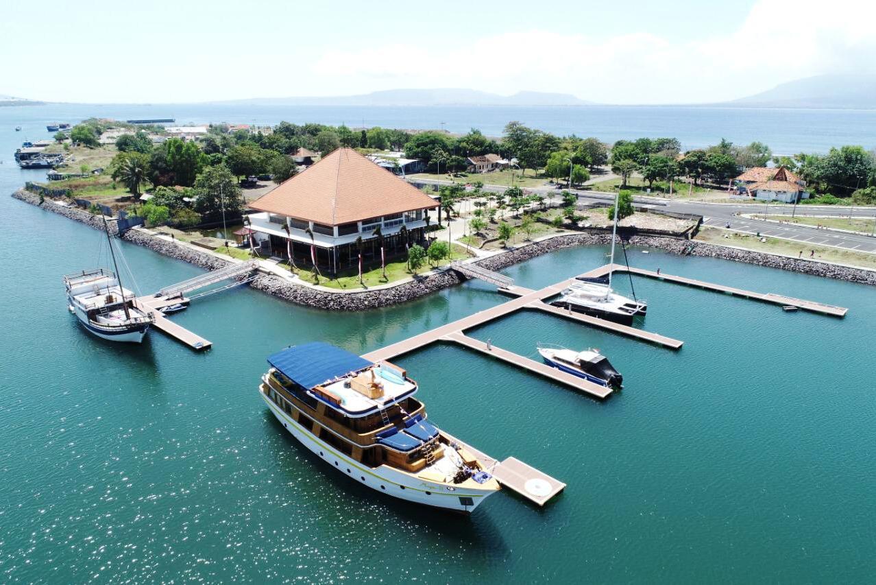  Banyuwangi International Yacht Club (BIYC) dibuka.