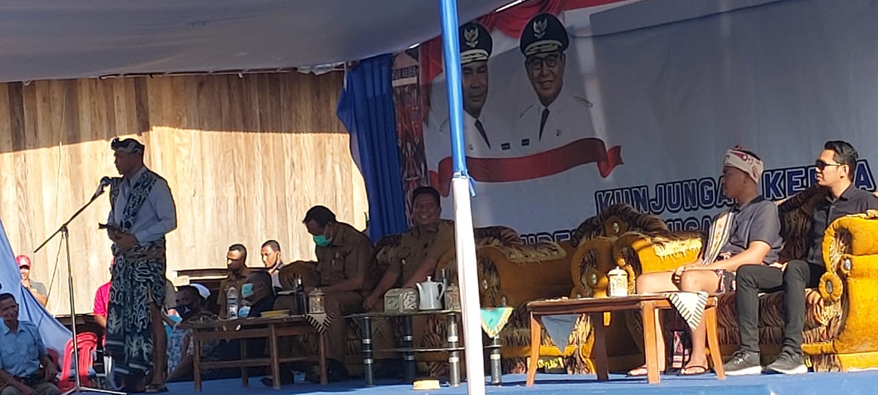 Gubernur NTT Viktor Bungtilu Laiskodat saat kunjungan kerja ke Pulau Sumba, 6-9 September 2020