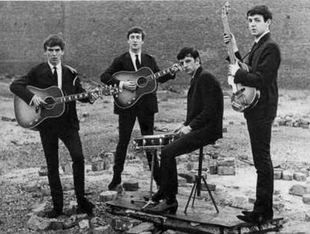 Memorabilia Beatles Dilelang Daring oleh Sotheby's