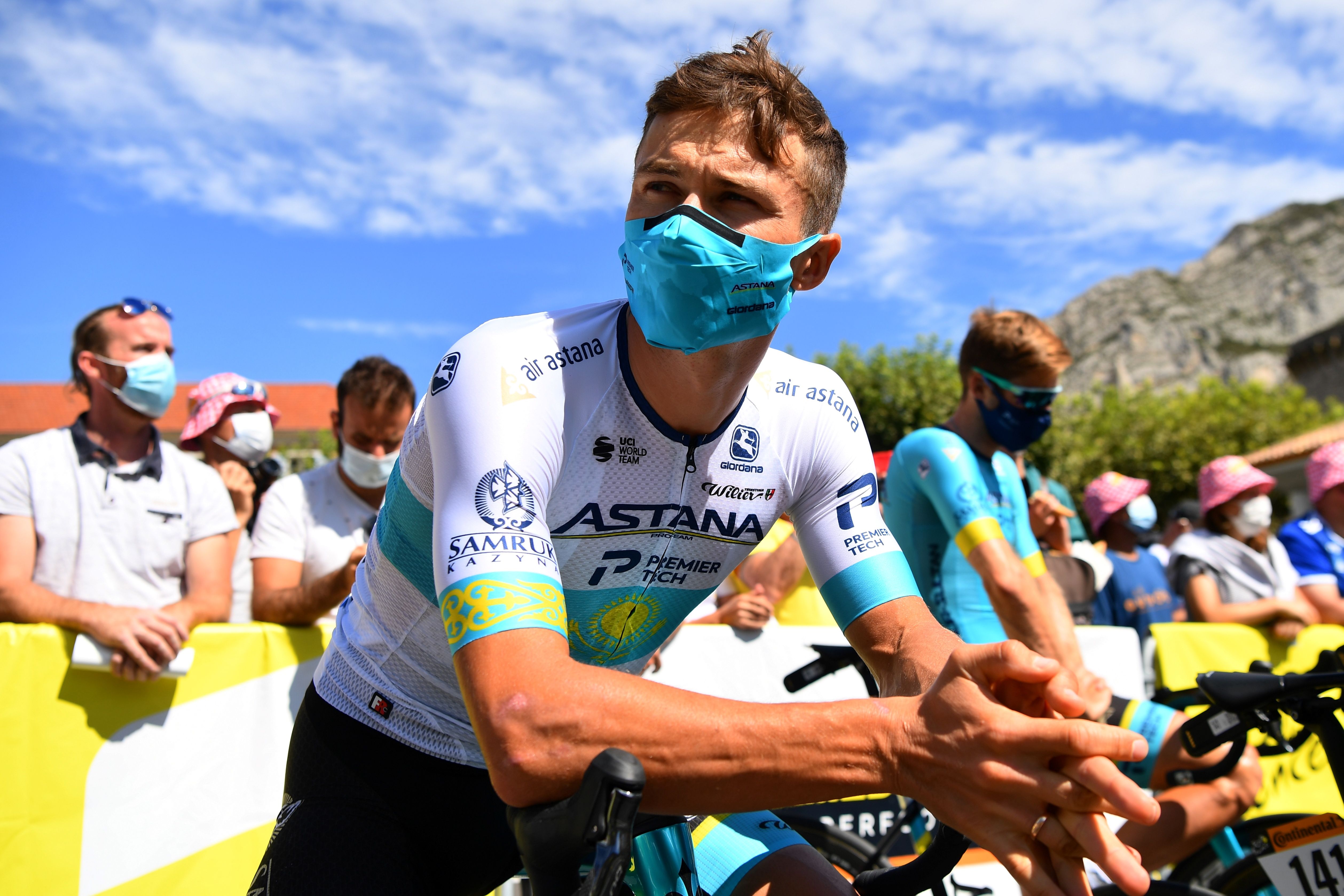 Pembalap tim Astana asal Kazakhstan Alexey Lutsenko.