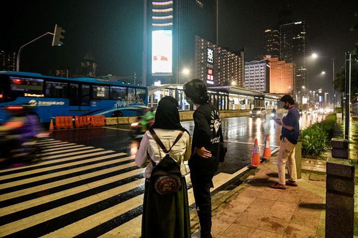 Suasana jalan M.H Thamrin Jakarta saat pemberlakukan PSBB jilid 2 