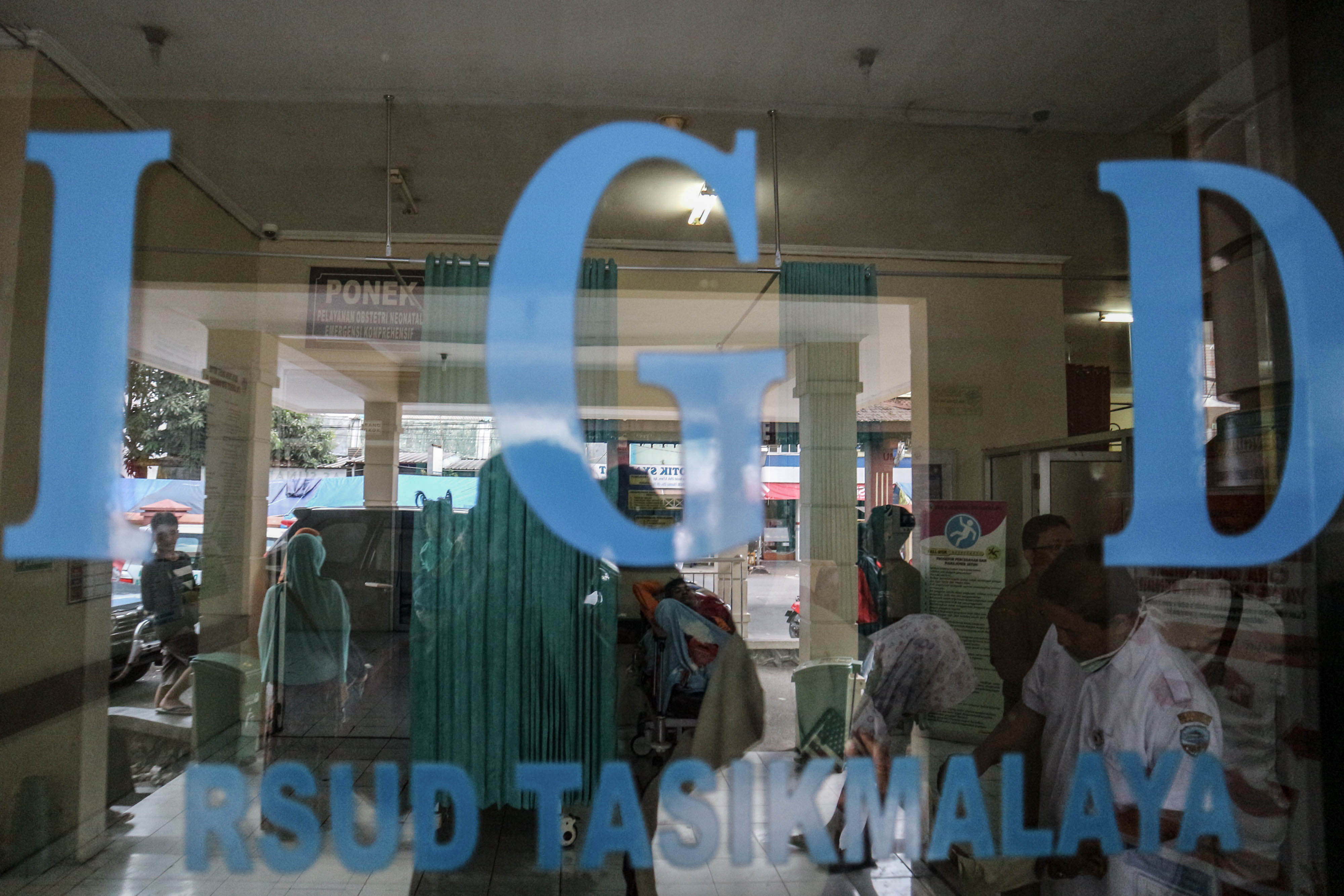 Ruang perawataan pasien Covid-19 di RSUD dr Soekardjo, Tasikmalaya, Jawa Barat, telah penuh.