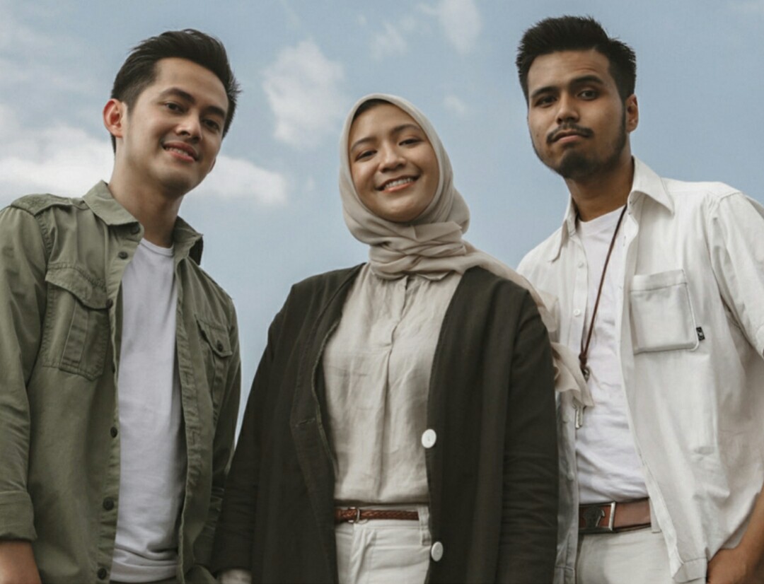 Abyan Faqih, Genta Malibu dan Aldie Indra merilis mini album berjudul Berpindah