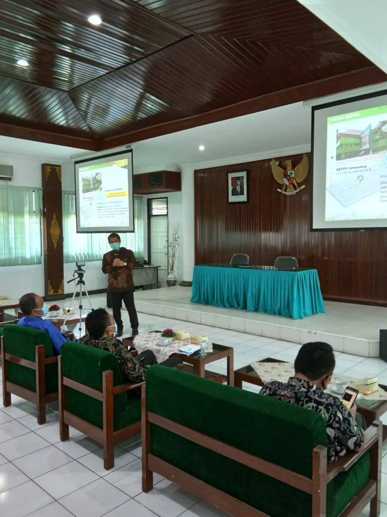 Kepala BBTPPI Kemenperin Semarang, Ali Murtopo Simbolon memaparkan inovasi jasa pelayan pada program transformasi digital BBTPPI.