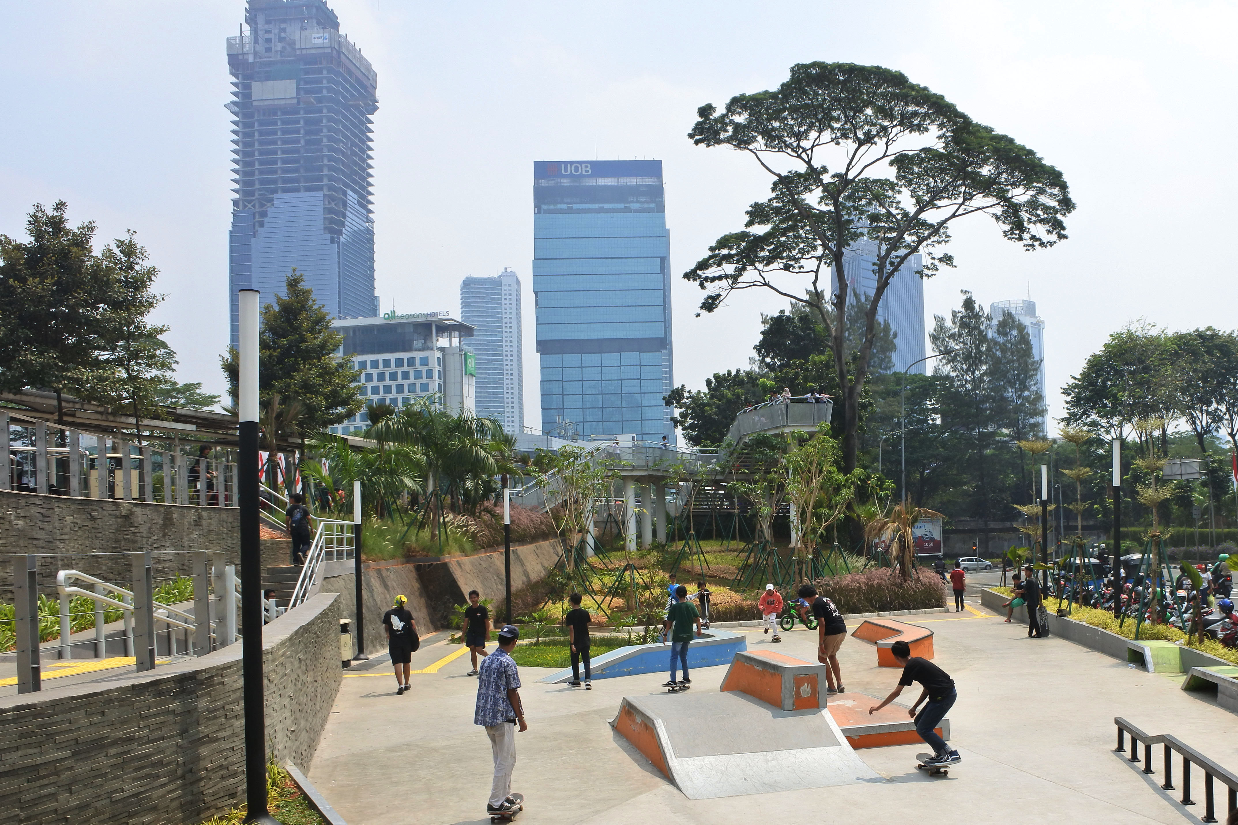 Situasi taman di kawasan Dukuh Atas, Jakarta, sebelum pandemi covid-19.