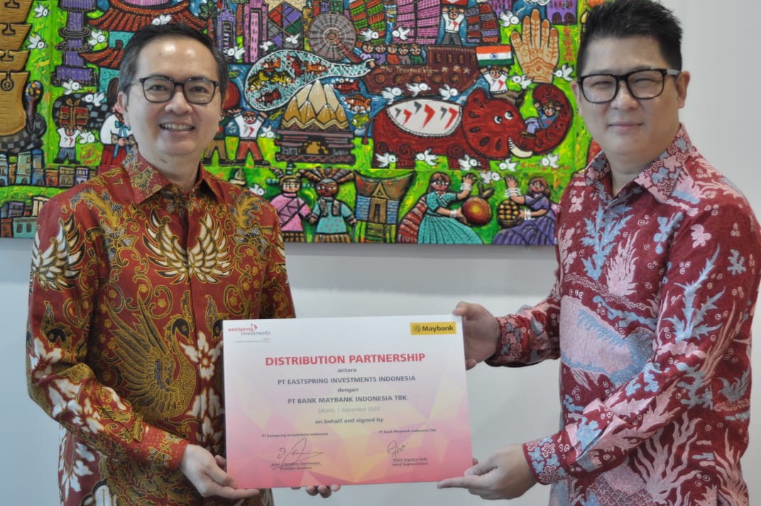 Presdir Eastspring Indonesia Alan J Tangkas bersama Head Segmentation Maybank Glant Saputra.