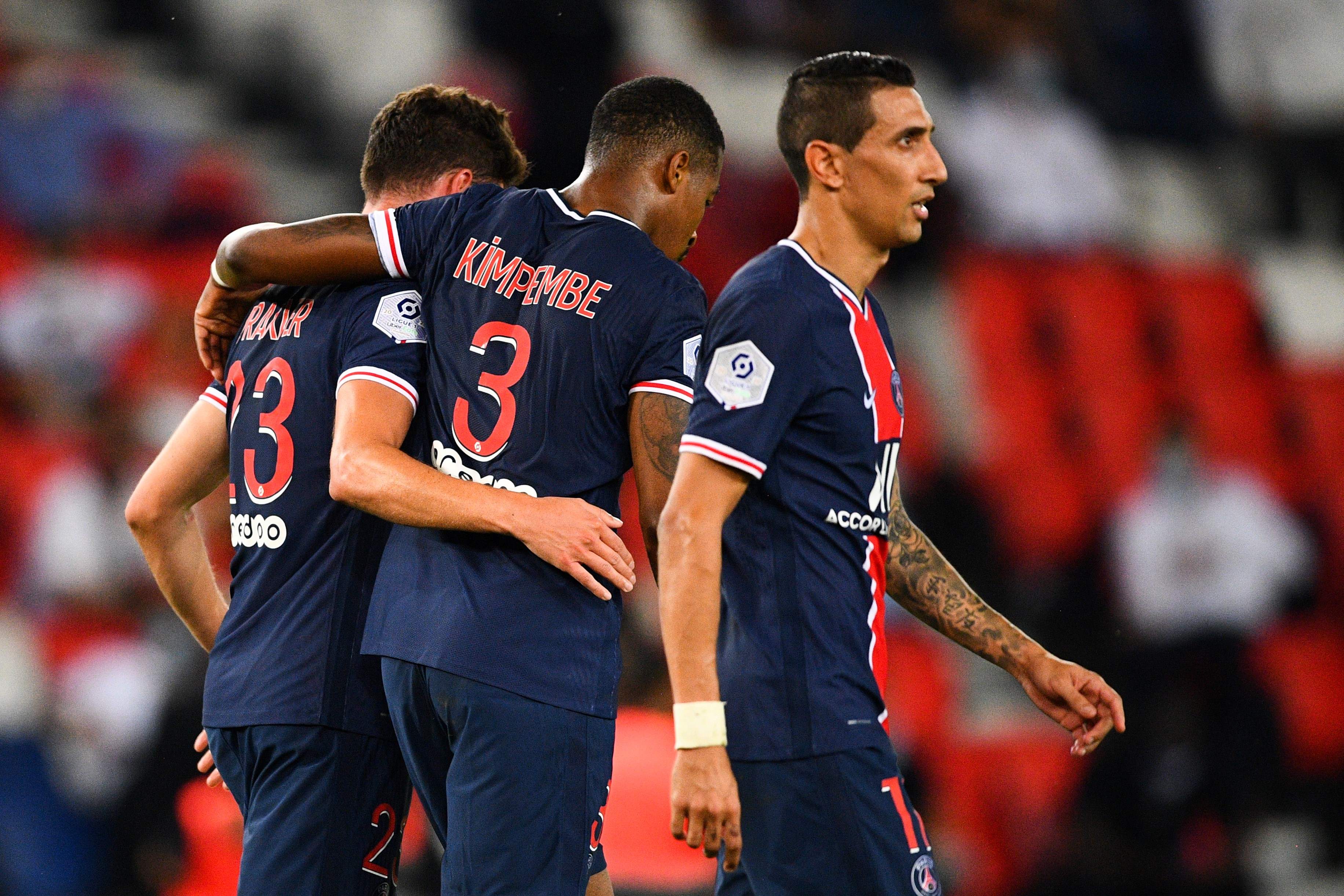 Para pemain PSG melakukan selebrasi usai mencetak gol ke gawang Metz dalam laga lanjutan Ligue 1.