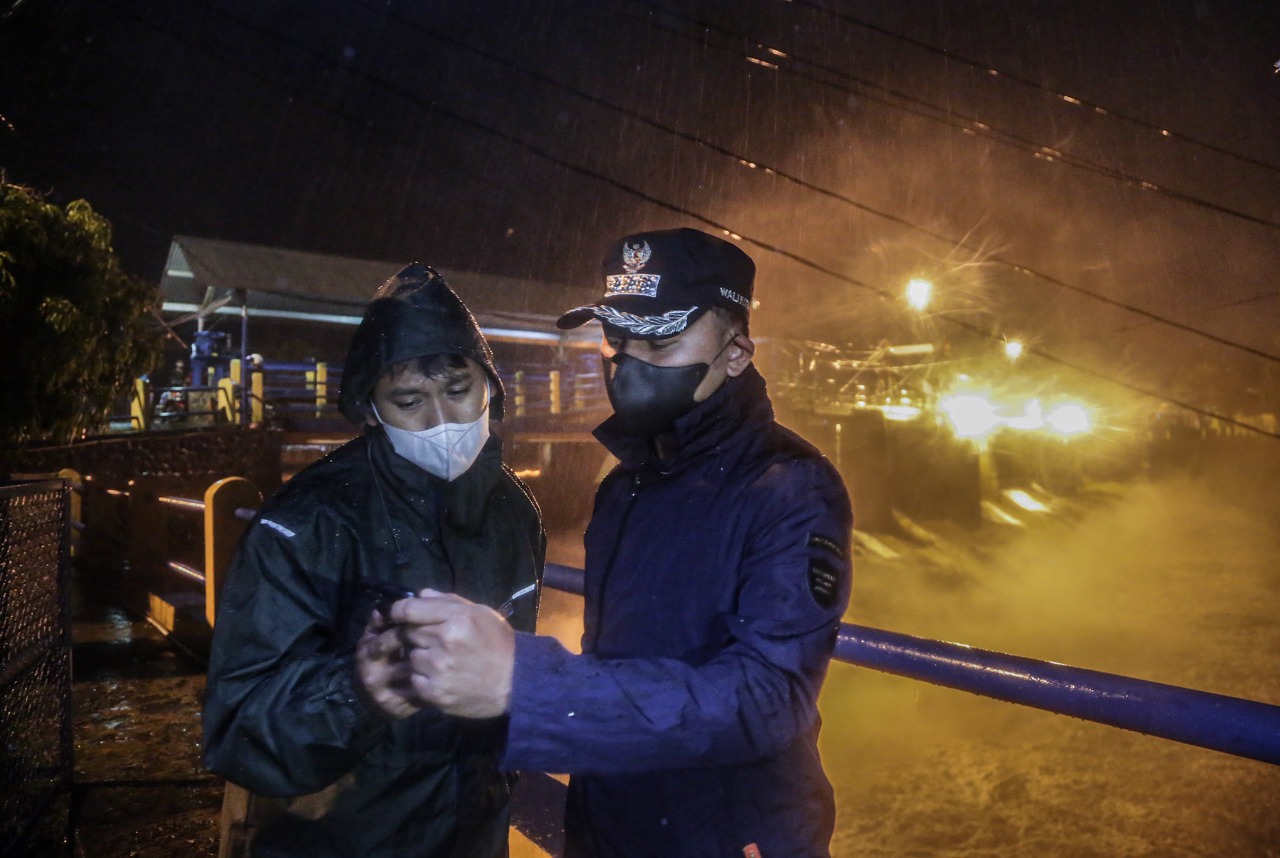  Wali Kota Bogor Bima Arya (kanan)