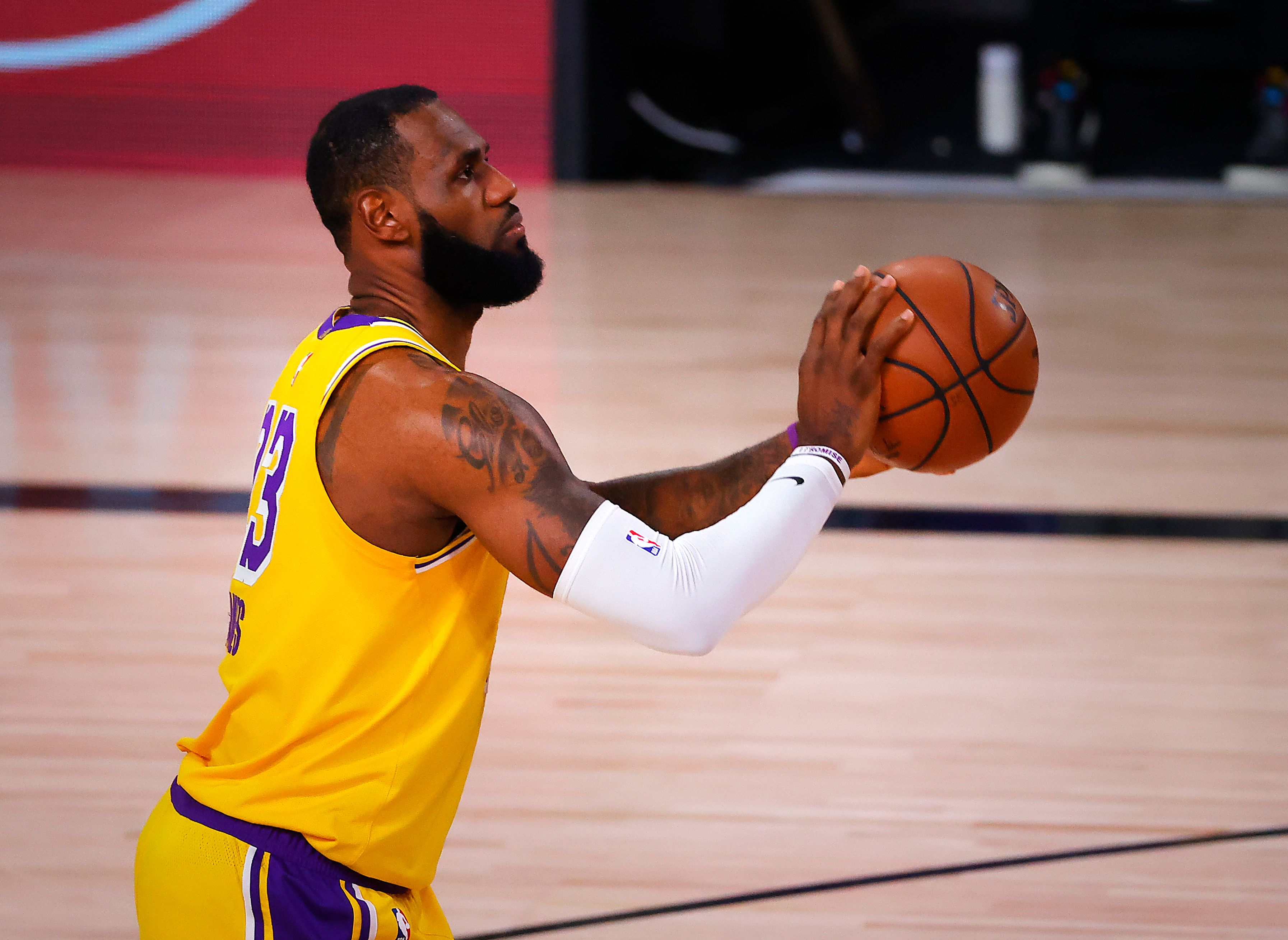 Bintang Los Angeles Lakers LeBron James