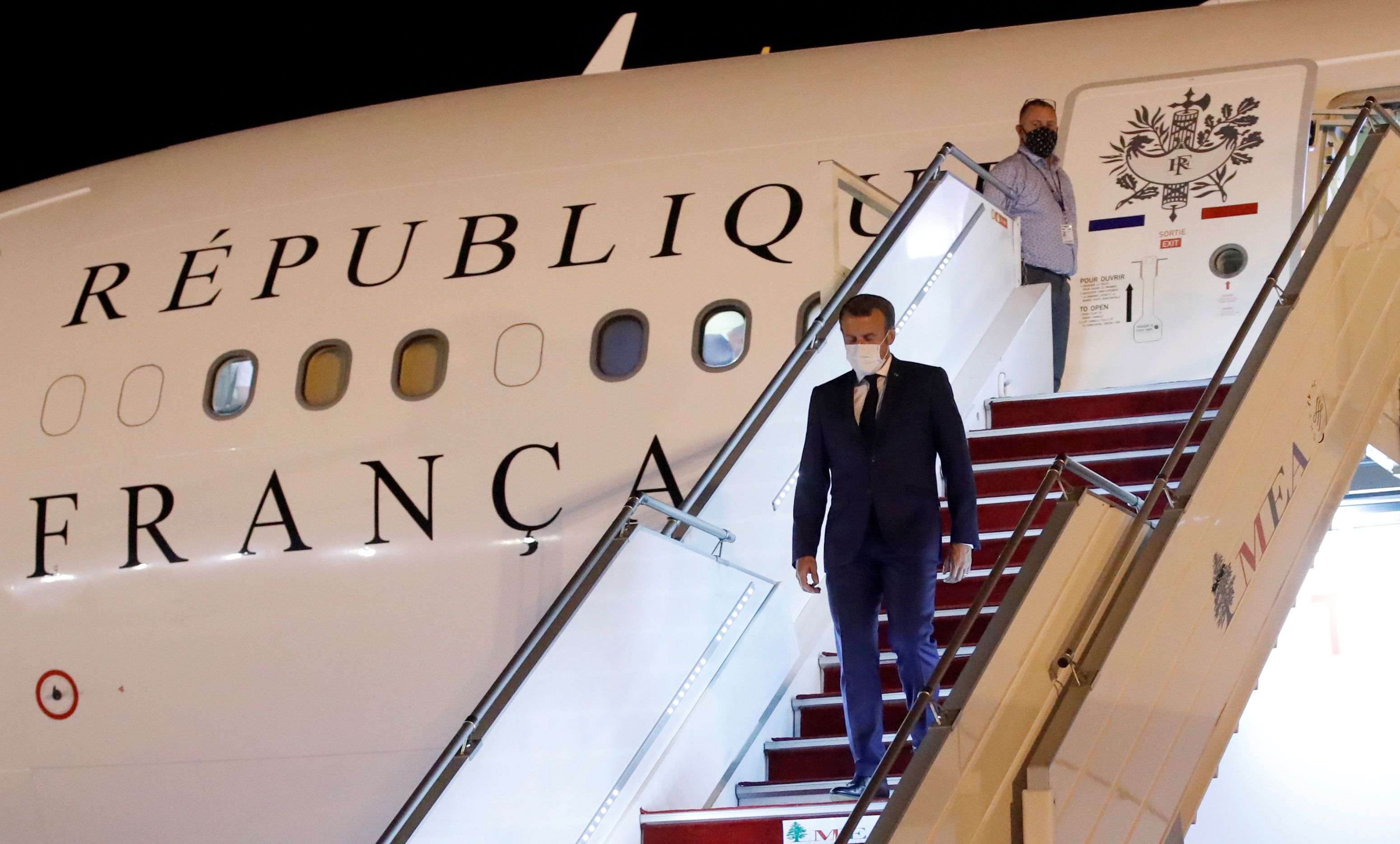 Presiden Prancis Emmanuel Macron tiba di Bandara Beirut, Libanon