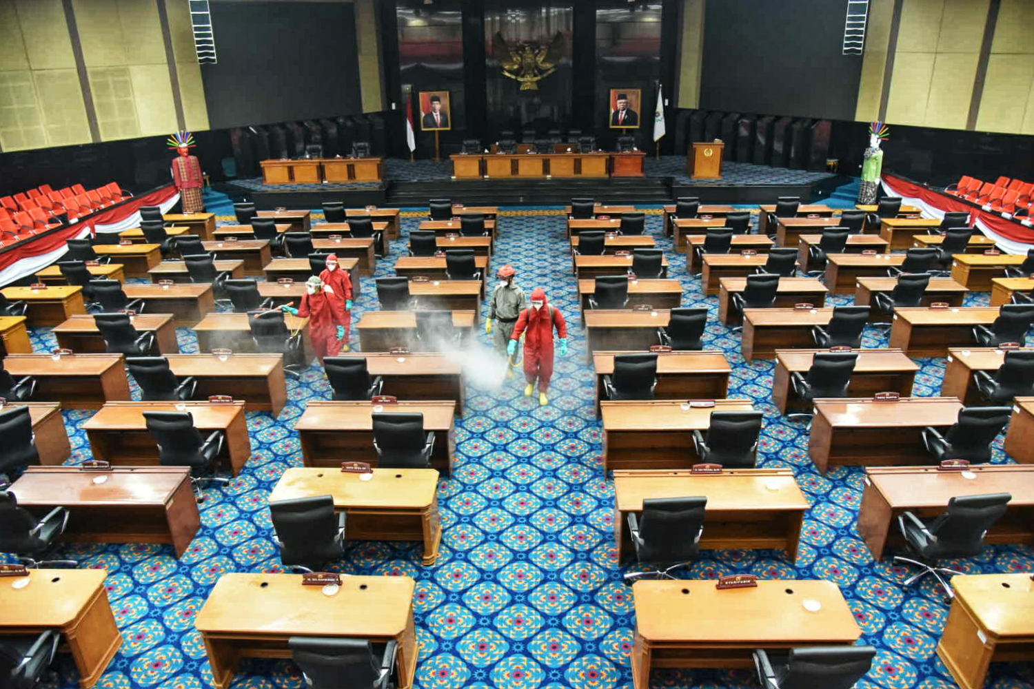 Gedung DPRD DKI Jakarta disemprot desinvektan