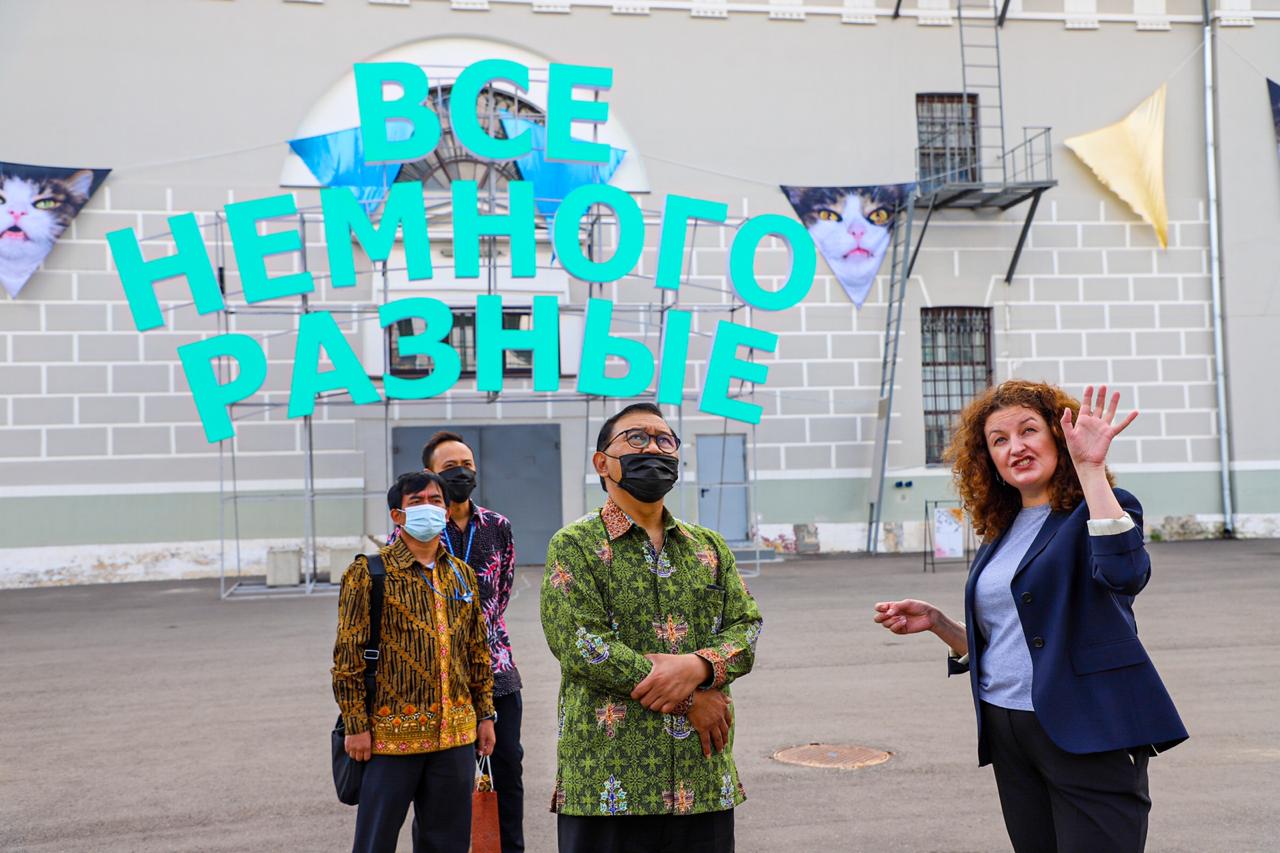 KUAI/Wakil Dubes RI untuk Rusia merangkap Belarus Azis Nurwahyudi bertemu dengan Direktur Jenderal Museum Moskow Anna Trapkova