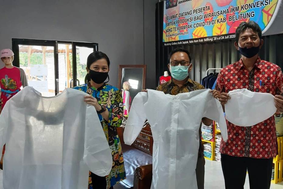 Cegah omset IKM Babel turun. Disperindag Babel berikan peningkatan keterampilan.