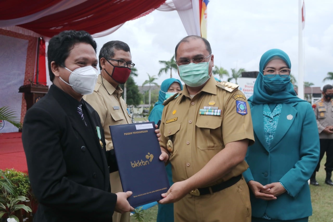 Gubernur Babel, Erzaldi Rosman, membuka kegiatan pencanangan bakti sosial PKK KB-Kes tingkat Provinsi Babel. 