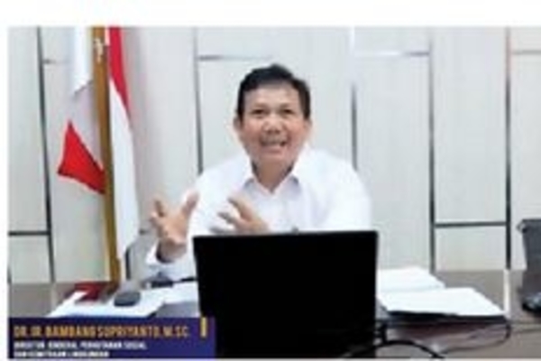 Direktur Jenderal Perhutanan Sosial dan Kemitraan Lingkungan KLHK Bambang Supriyanto menjadi narasumber di Jakarta, kemarin.