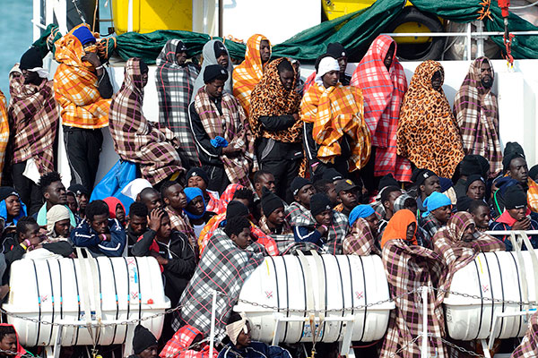 Pulau Sisilia Izinkan 25 Pengungsi Berlabuh