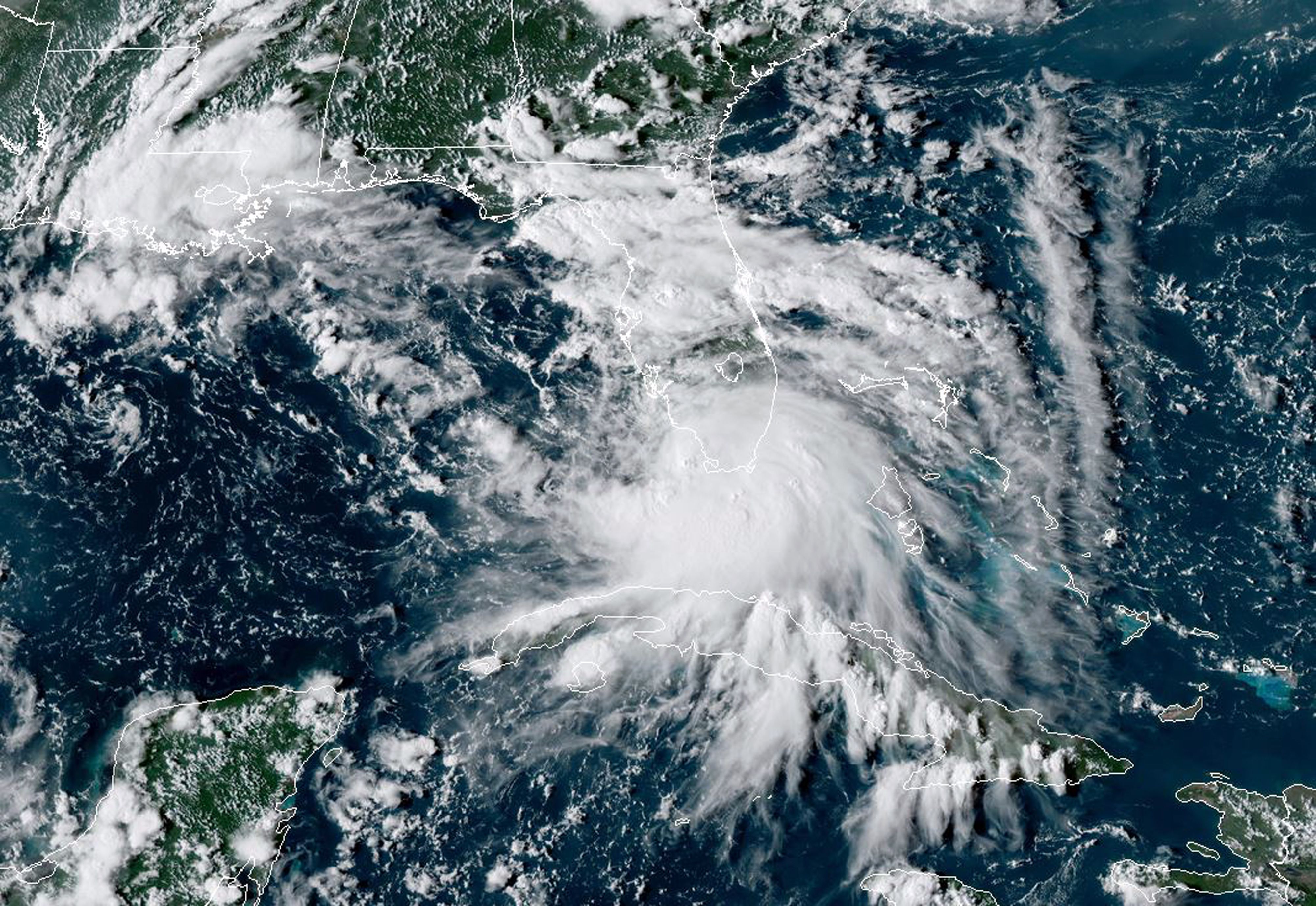 Foto satelit menunjukkan pergerakan Badai Sally ke arah selatan Florida, AS.