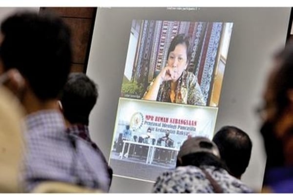 Wakil Ketua MPR Lestari Moerdijat menyampaikan paparan secara virtual dalam diskusi empat pilar terkait dengan penguatan nilai gotong royong