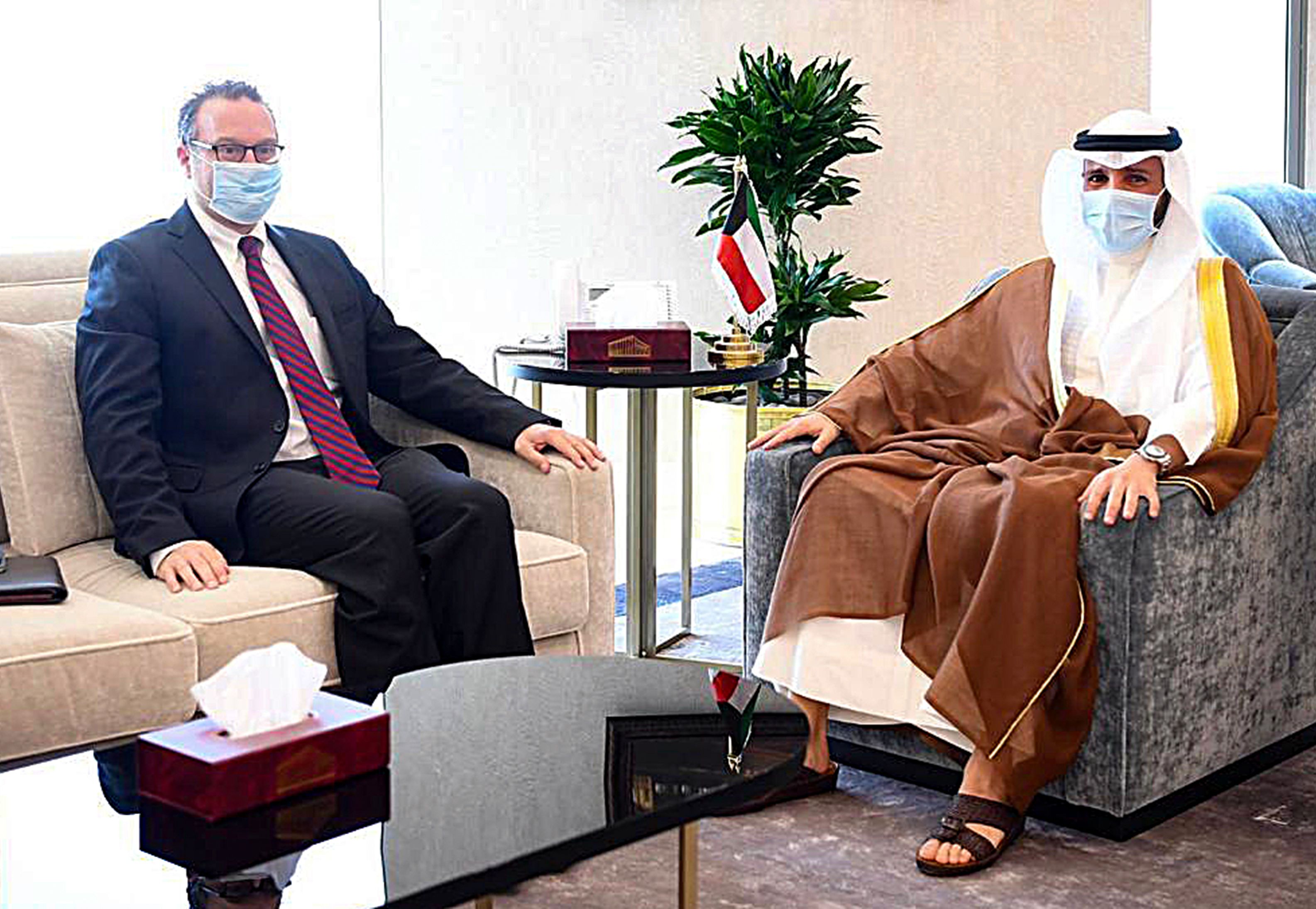 Marzouq al-Ghanim dan David Schenker di Kuwait pada 