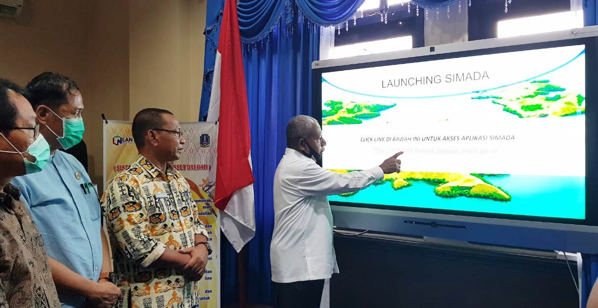 Bupati Jayapura melaunching aplikasi Sistem Manajemen Aset Daerah (Simada) Kabupaten Jayapura, Kamis (10/9) di Ruang VIP Bupati Jayapura.