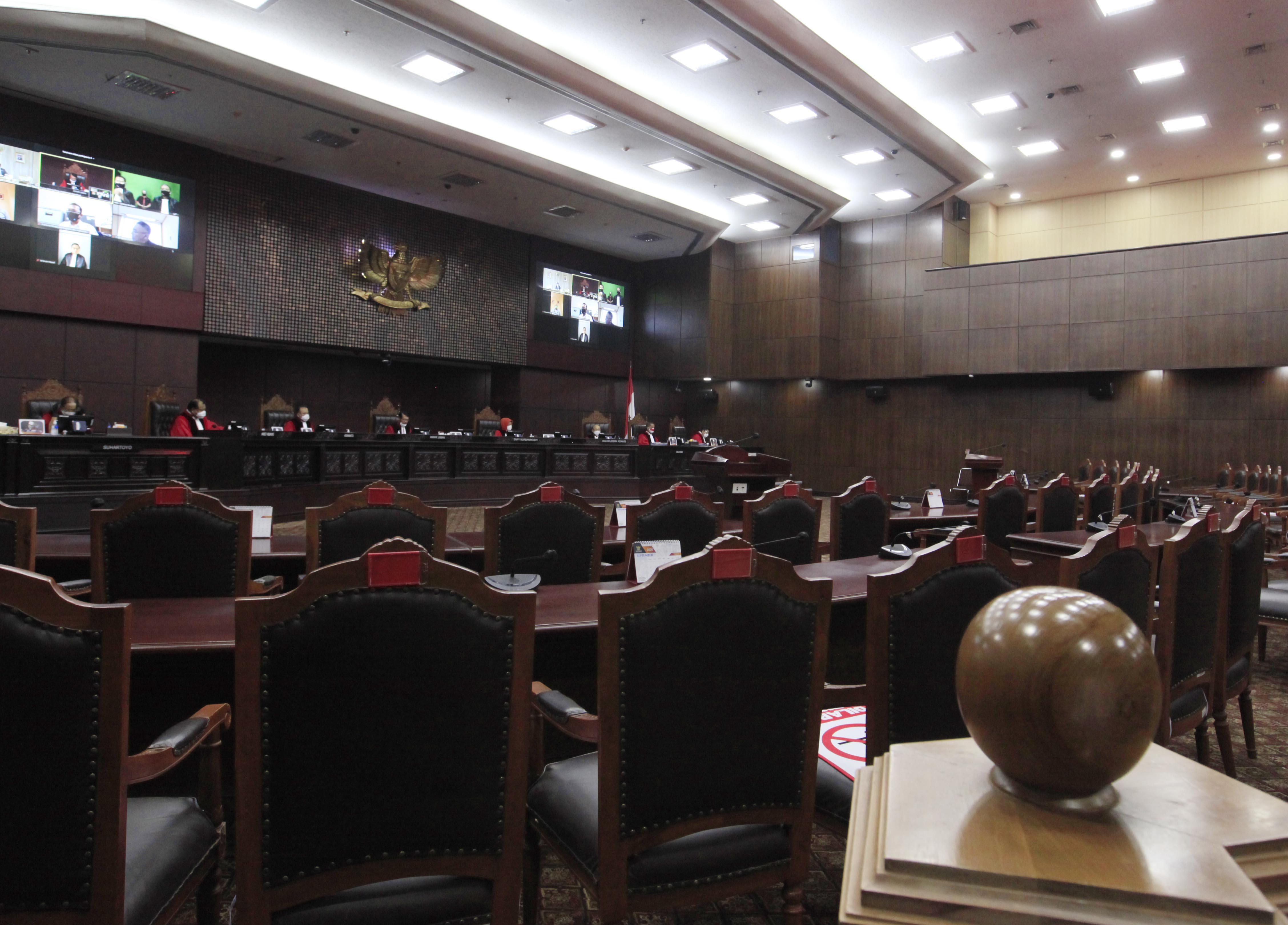 Sidang lanjutan Uji UU Penyiaran ini dengan acara sidang Mendengarkan Keterangan DPR dan Pihak Terkait, hari ini.